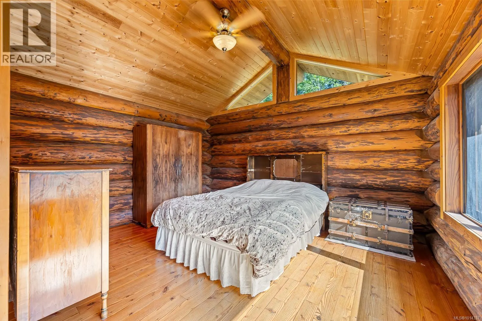 4867 Lorna Lane