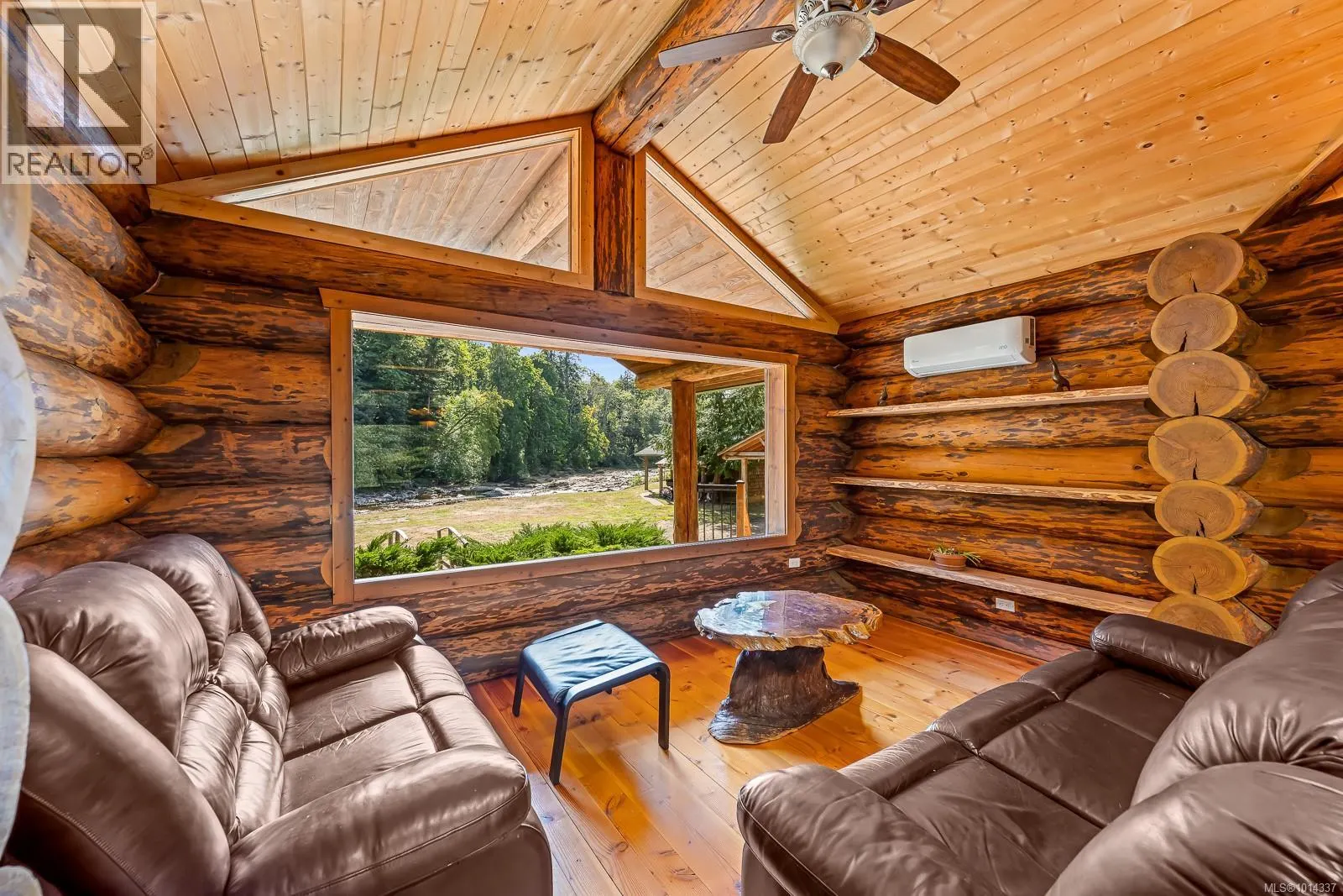 4867 Lorna Lane