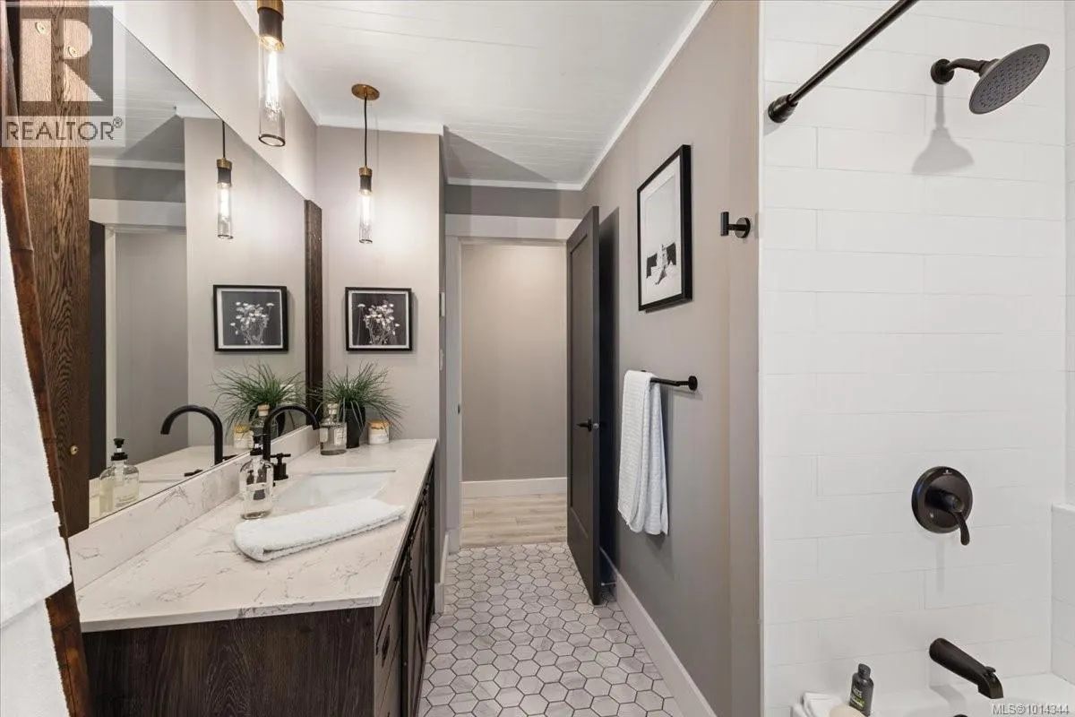 5079 Vista View Cres