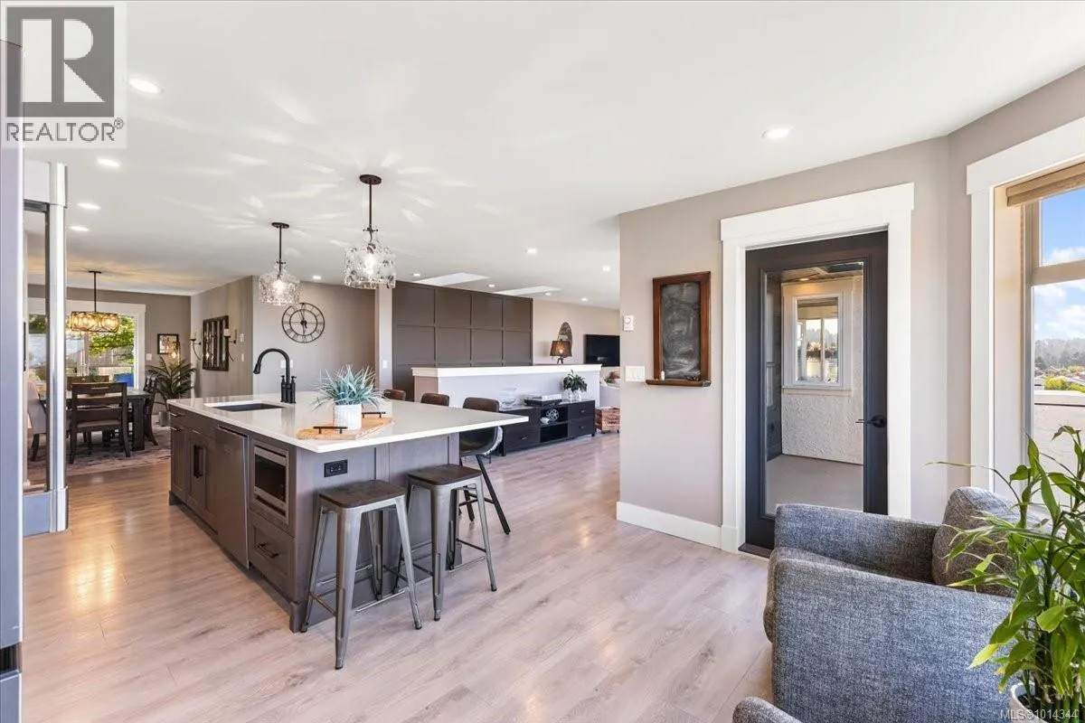 5079 Vista View Cres