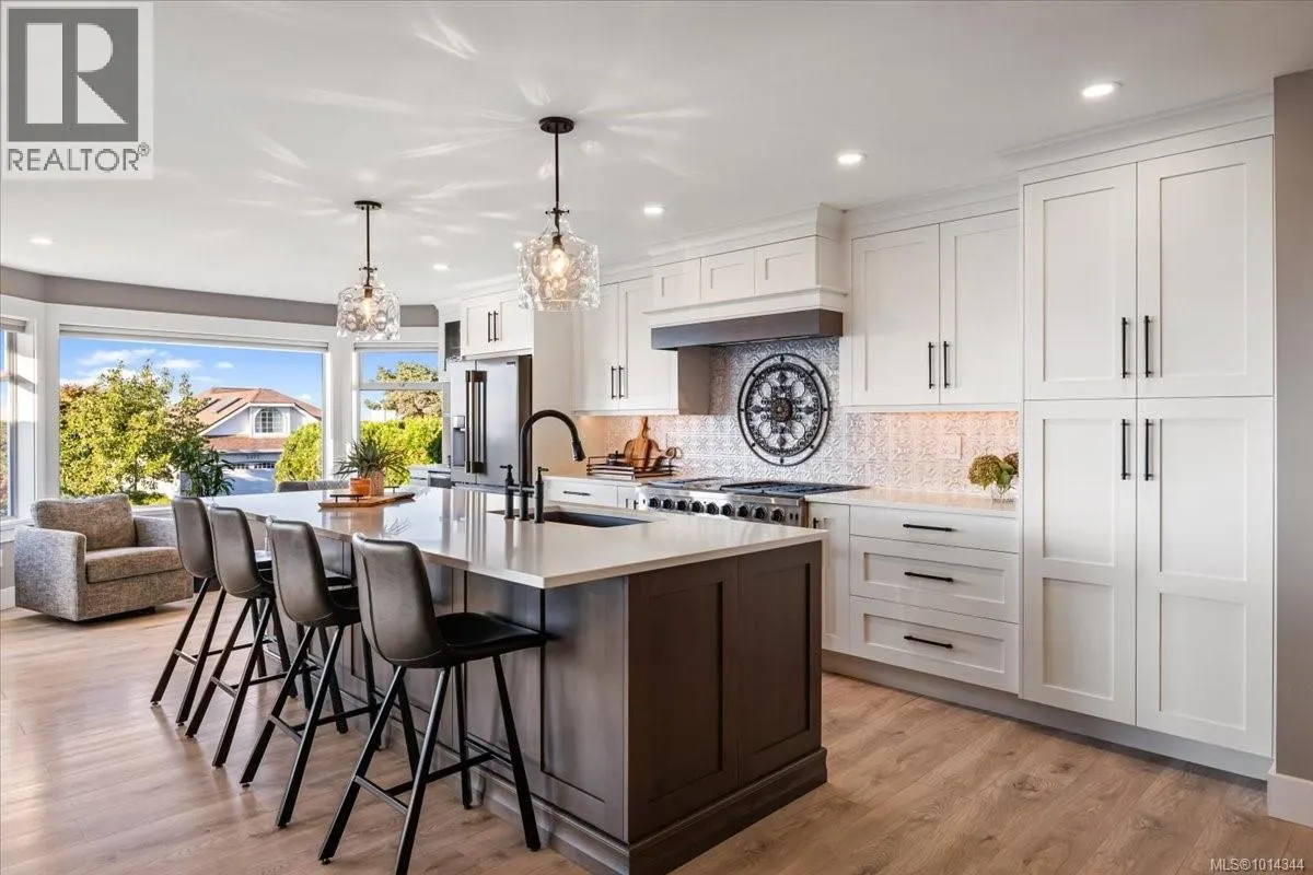 5079 Vista View Cres