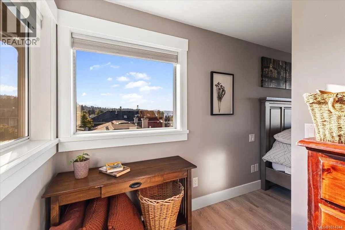 5079 Vista View Cres