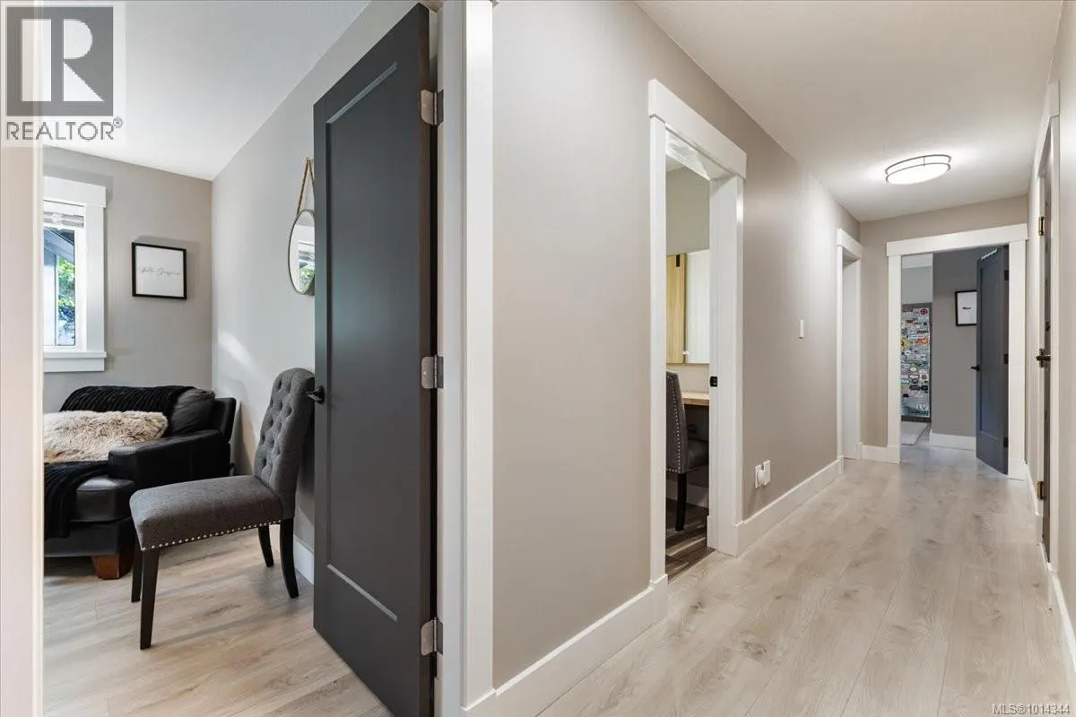 5079 Vista View Cres