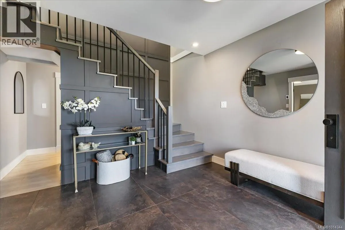 5079 Vista View Cres