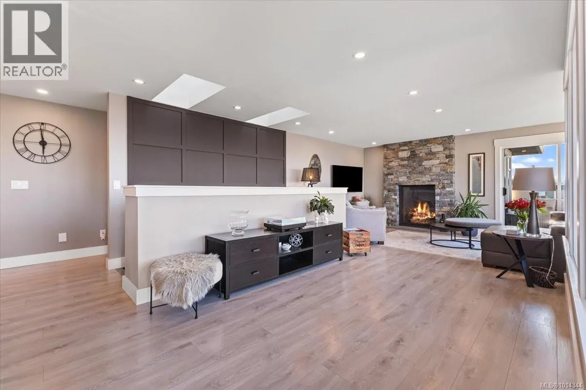 5079 Vista View Cres