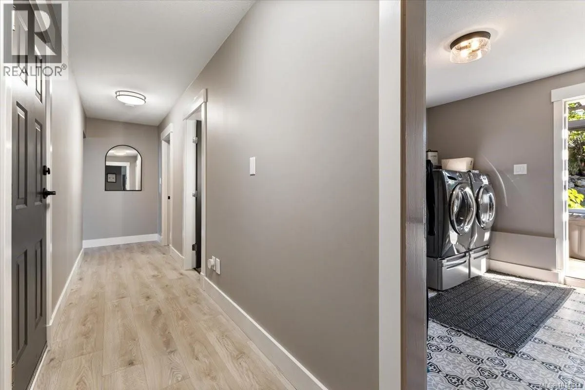 5079 Vista View Cres