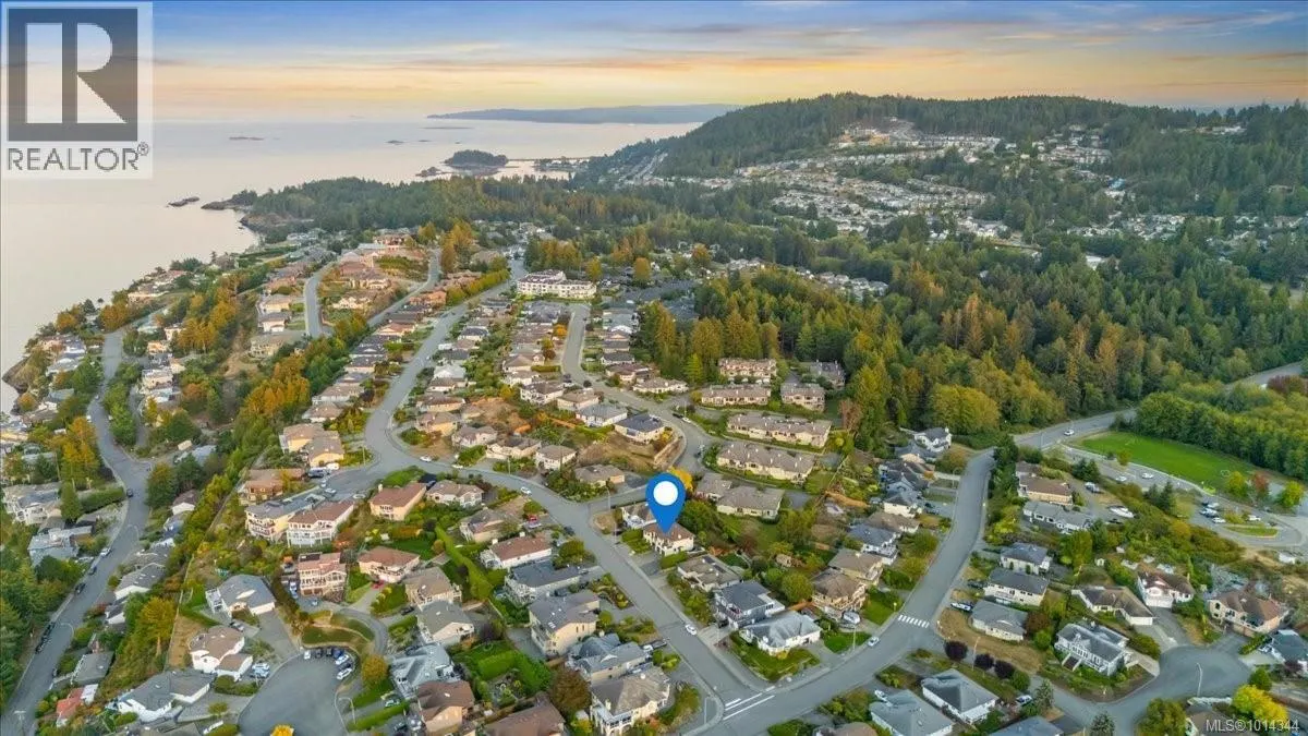 5079 Vista View Cres