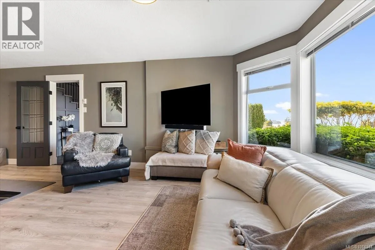 5079 Vista View Cres
