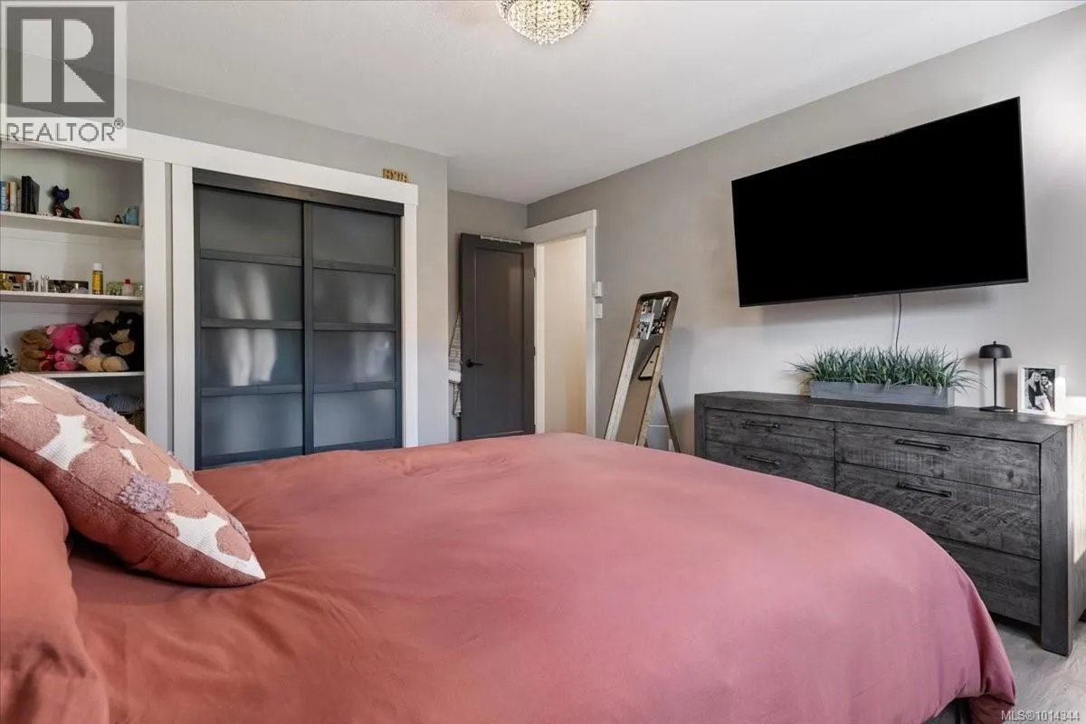 5079 Vista View Cres