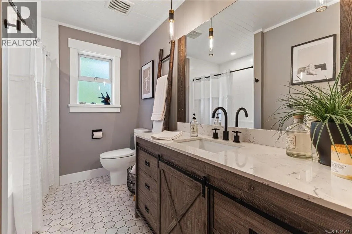 5079 Vista View Cres