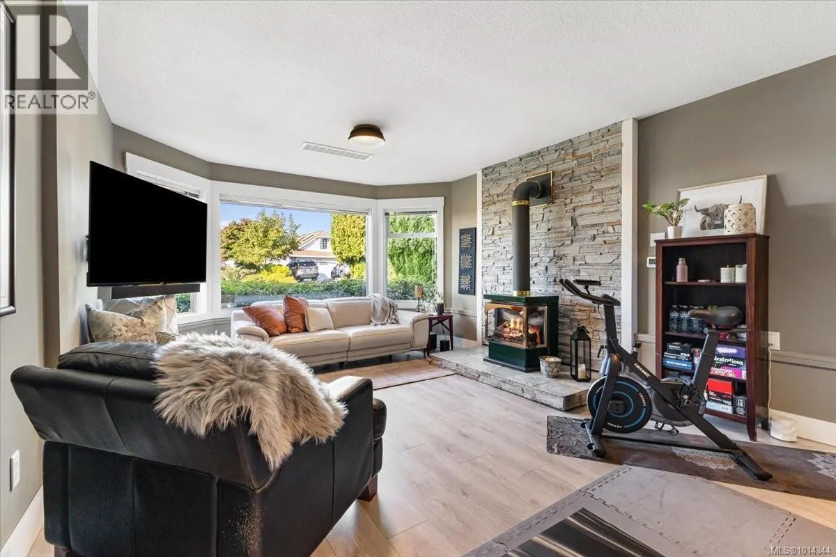 5079 Vista View Cres