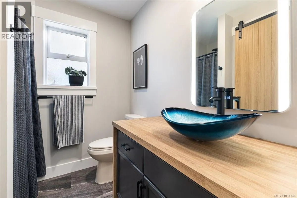 5079 Vista View Cres