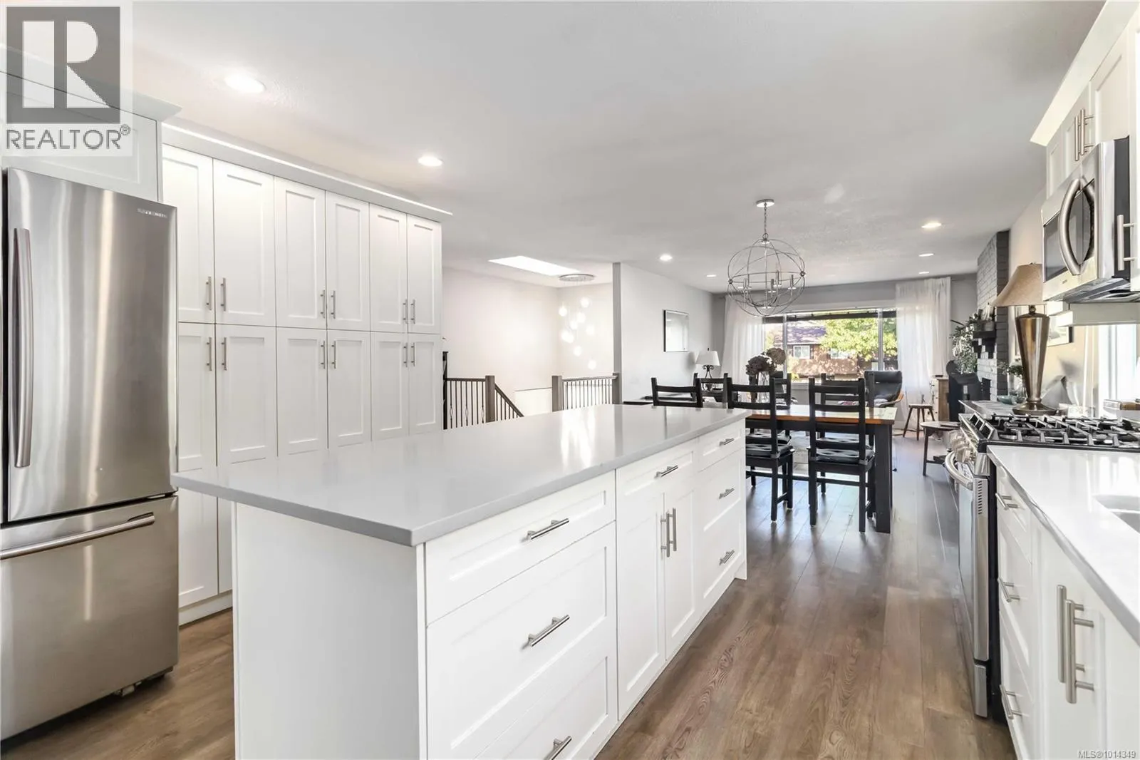 4254 Eastridge Cres