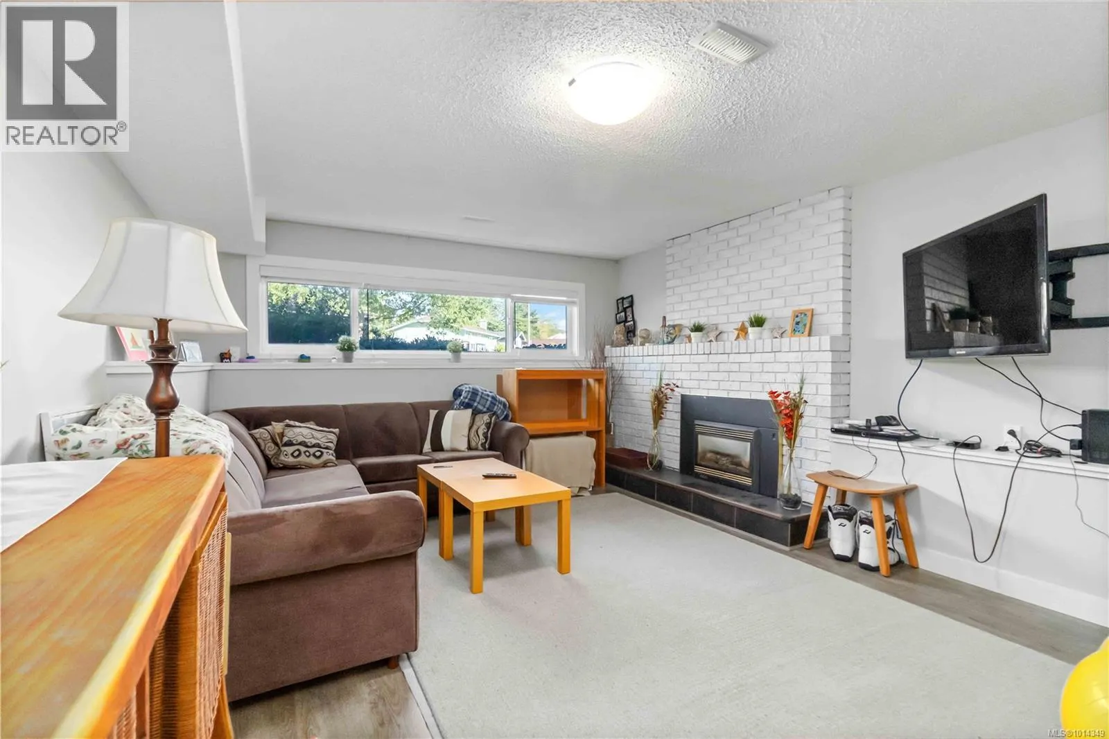 4254 Eastridge Cres