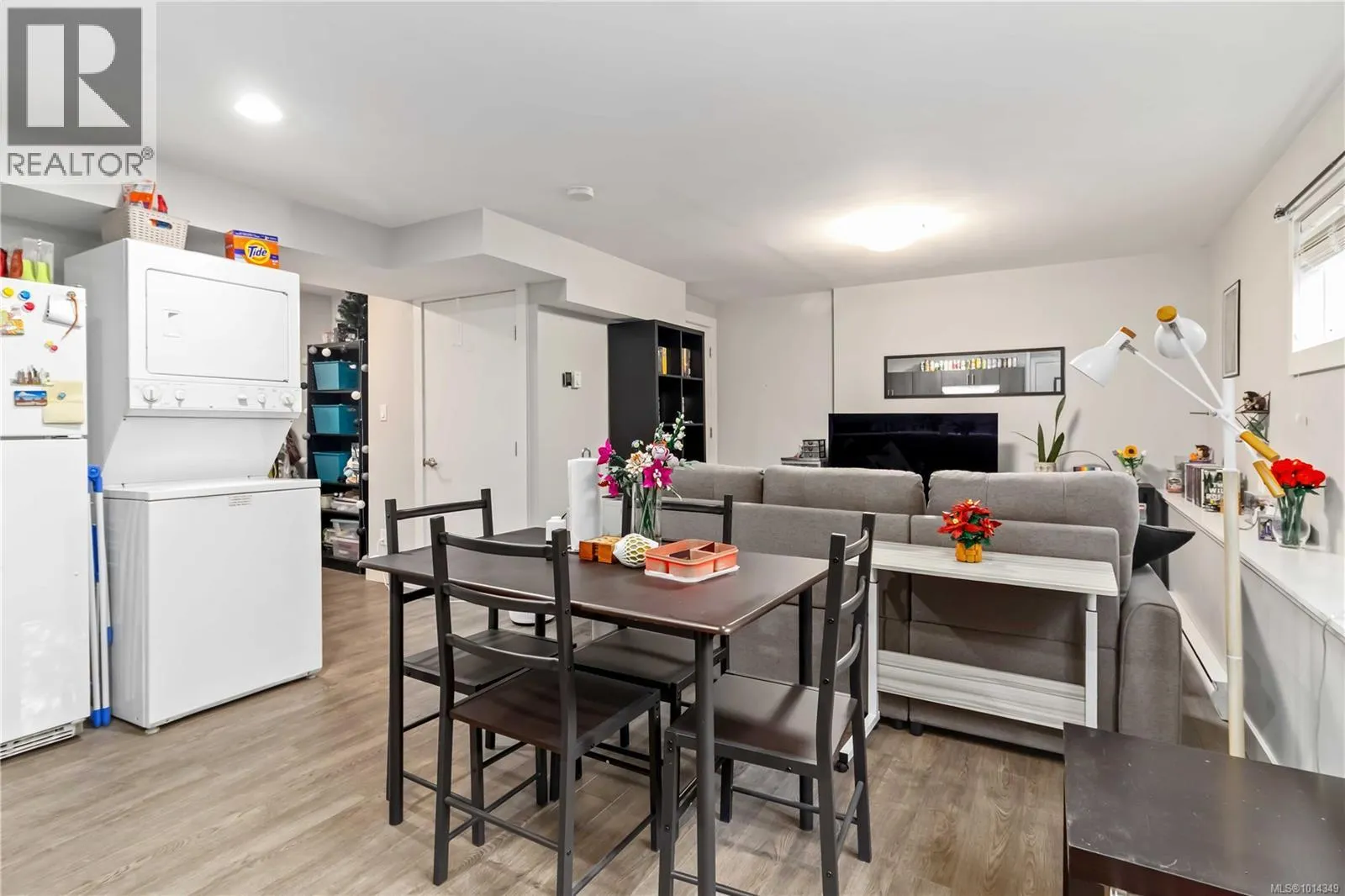 4254 Eastridge Cres