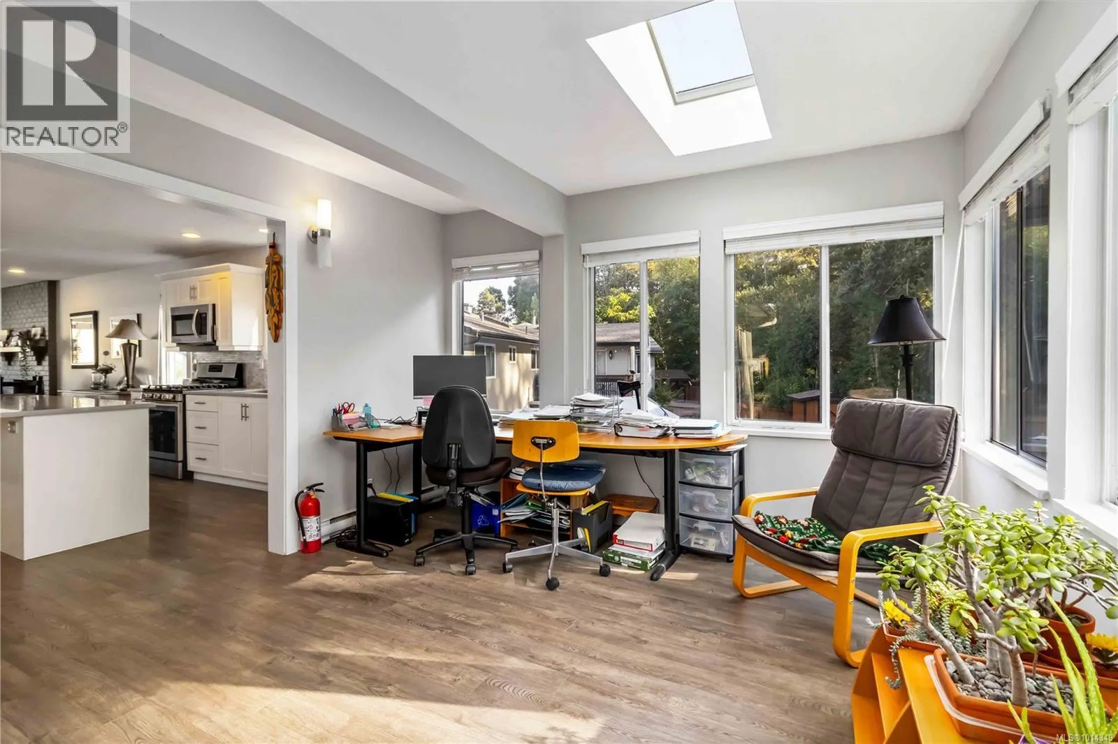 4254 Eastridge Cres