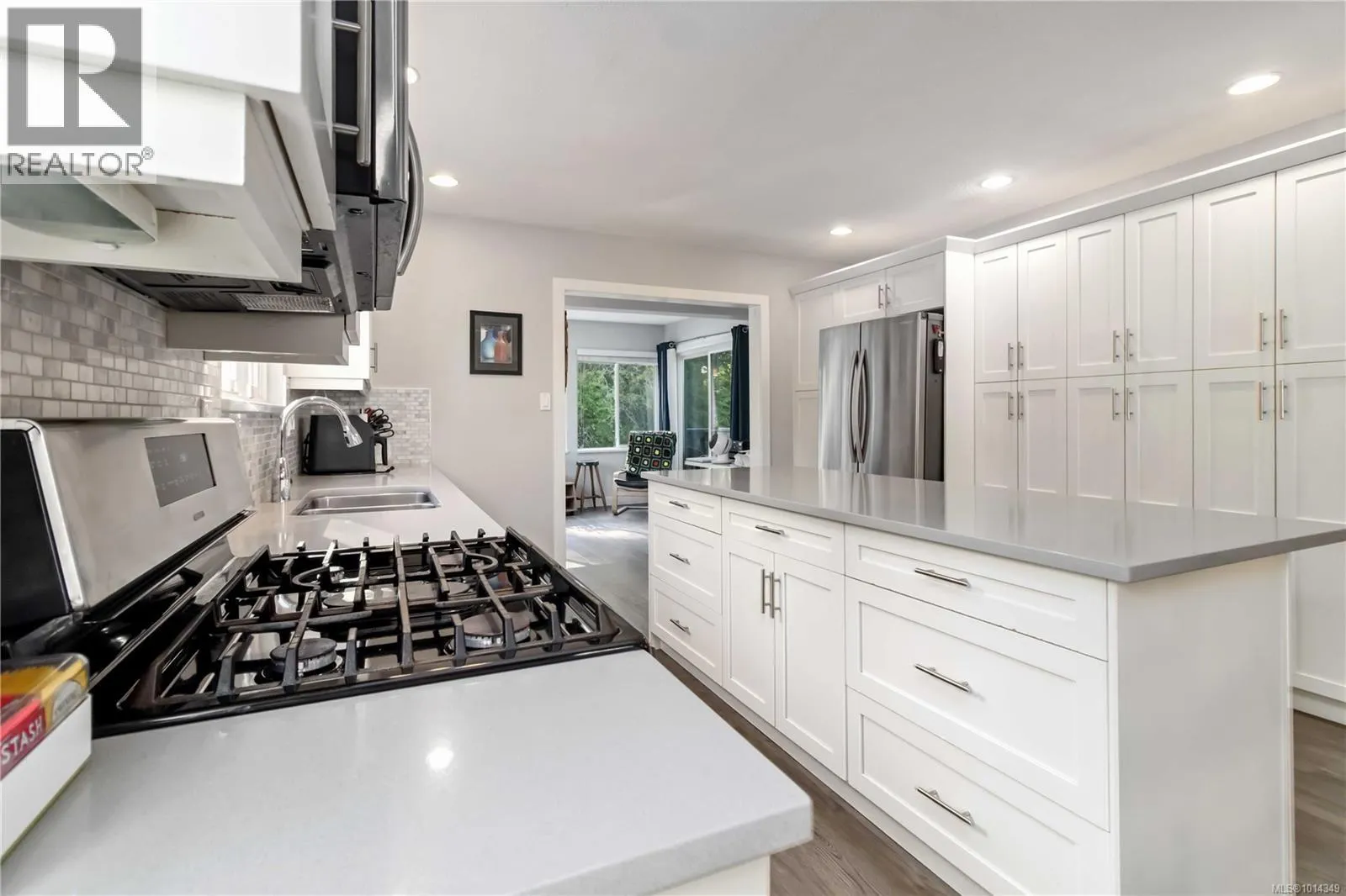 4254 Eastridge Cres