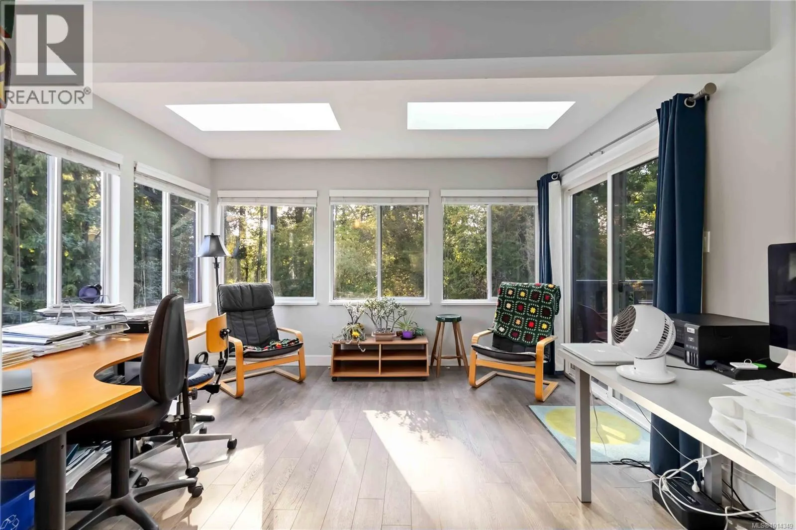 4254 Eastridge Cres