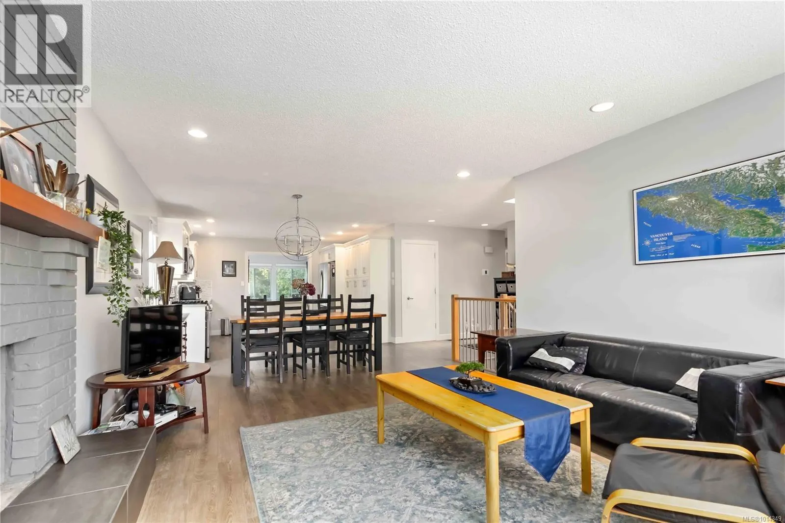 4254 Eastridge Cres