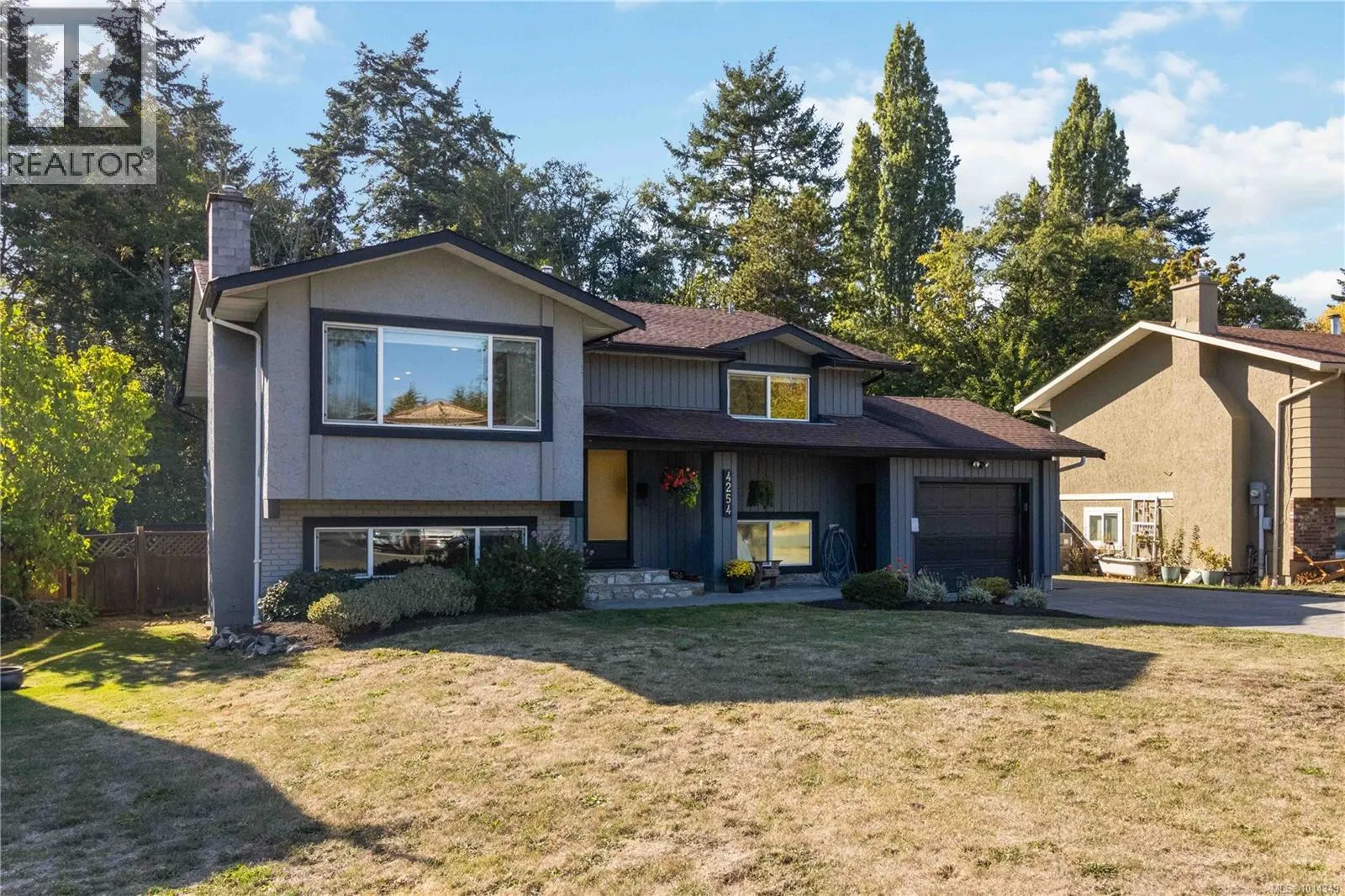 4254 Eastridge Cres
