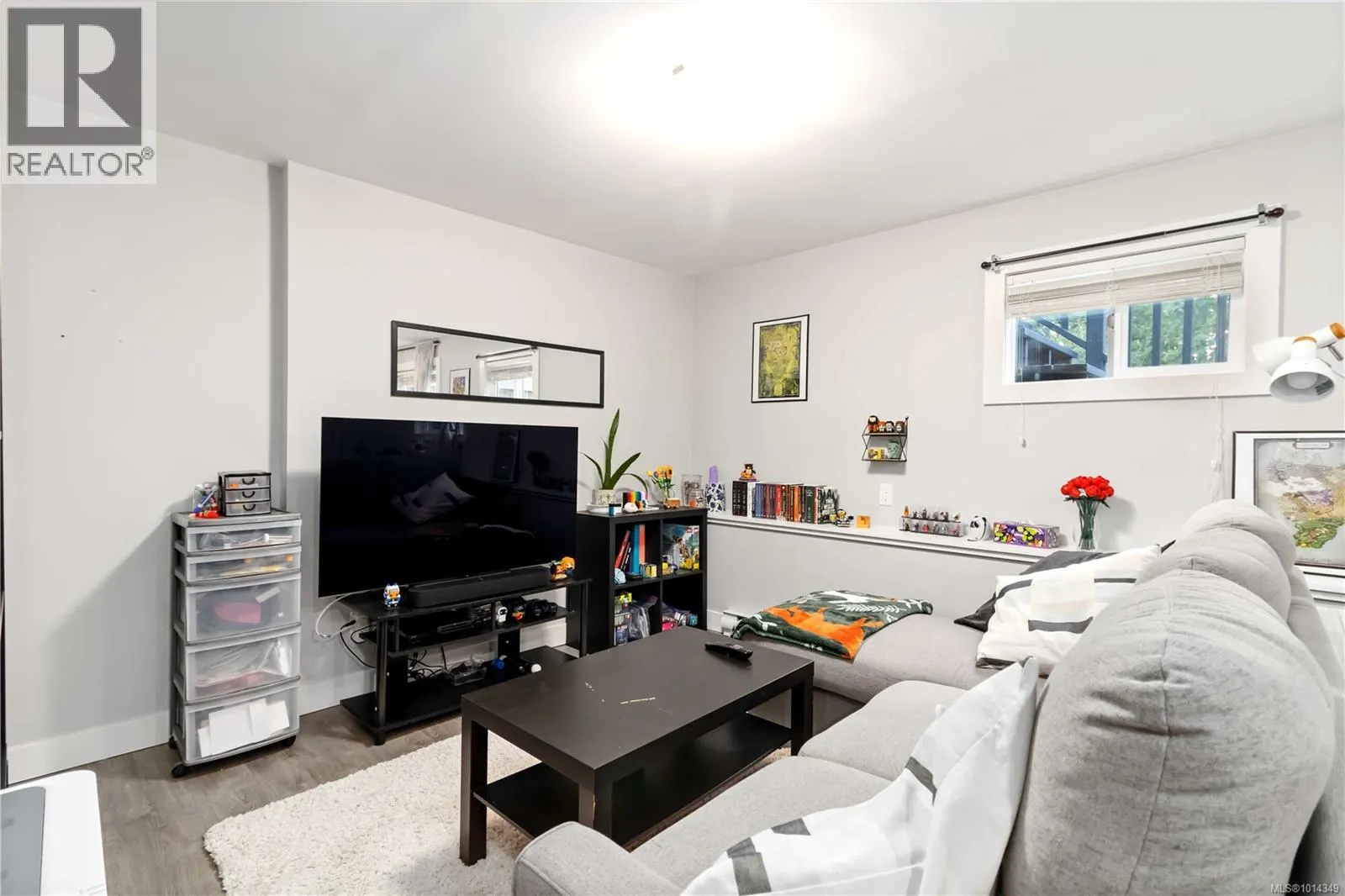 4254 Eastridge Cres