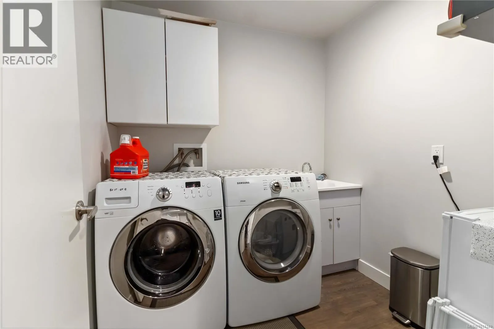 4254 Eastridge Cres