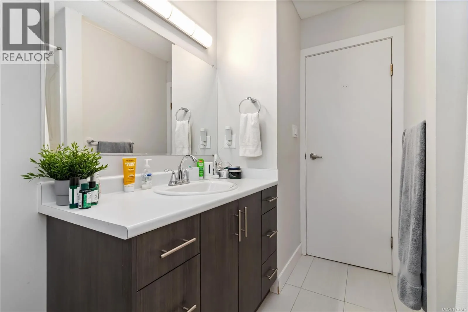 4254 Eastridge Cres