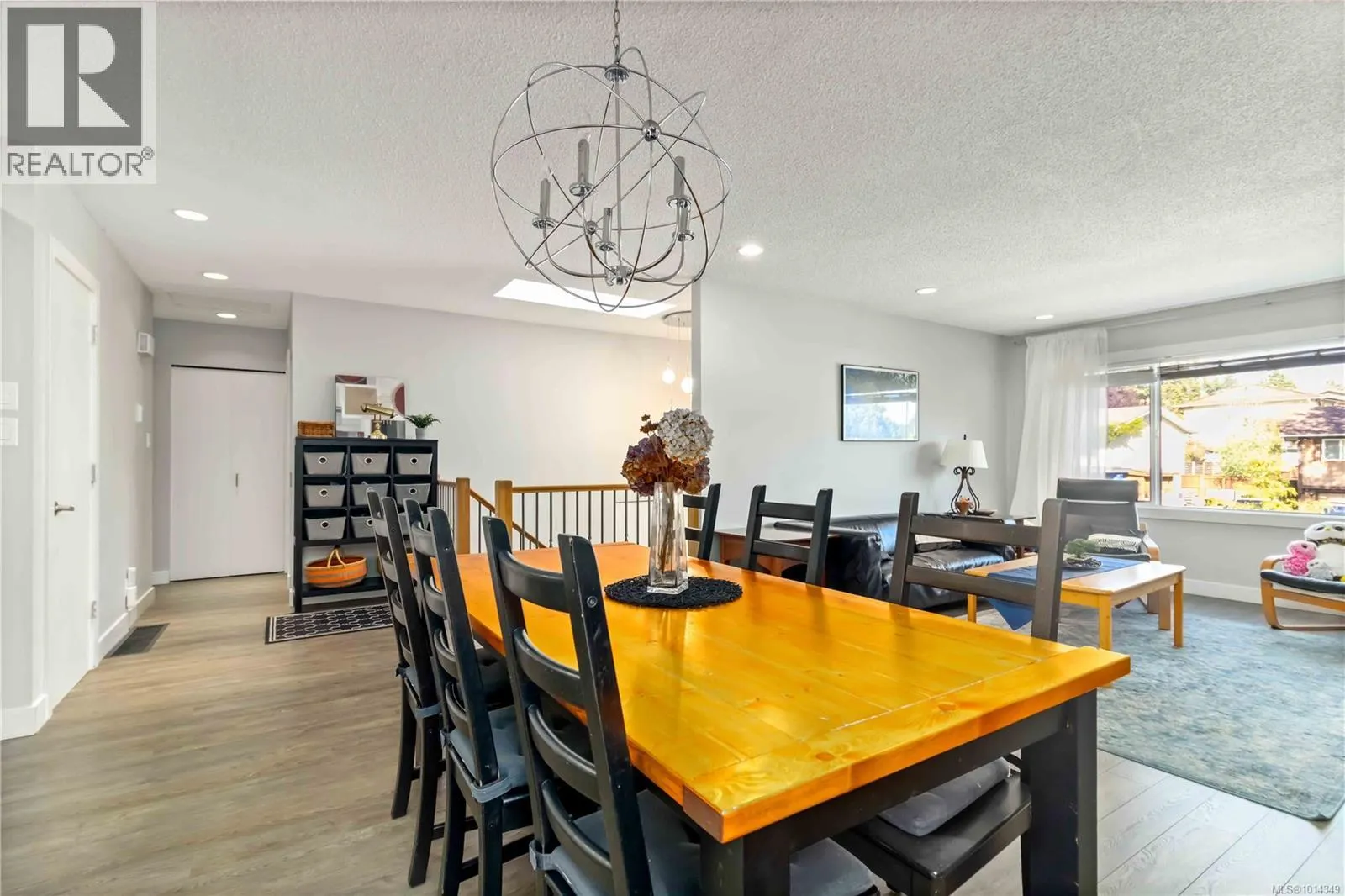 4254 Eastridge Cres