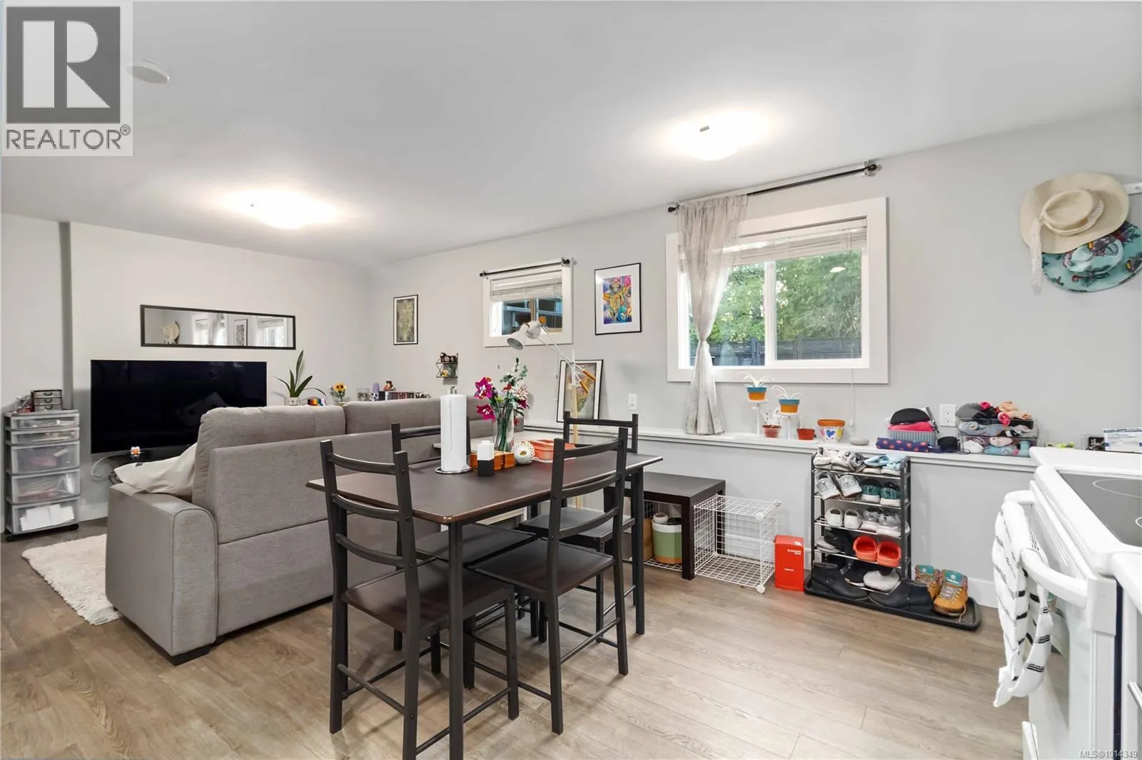 4254 Eastridge Cres
