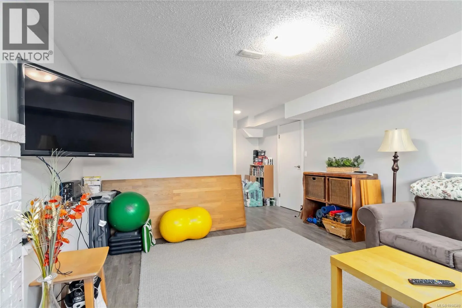 4254 Eastridge Cres