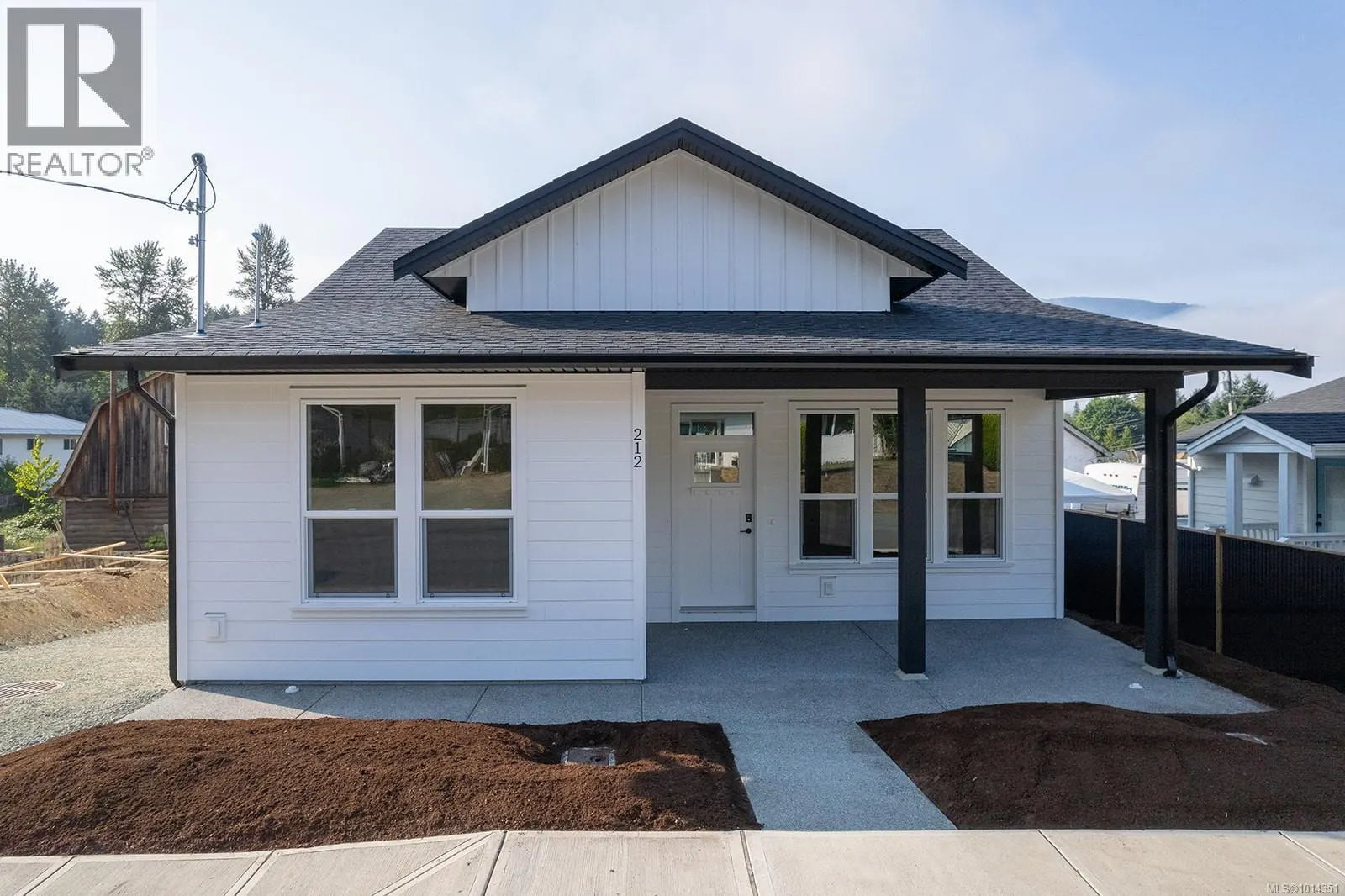 212 Oak Lane