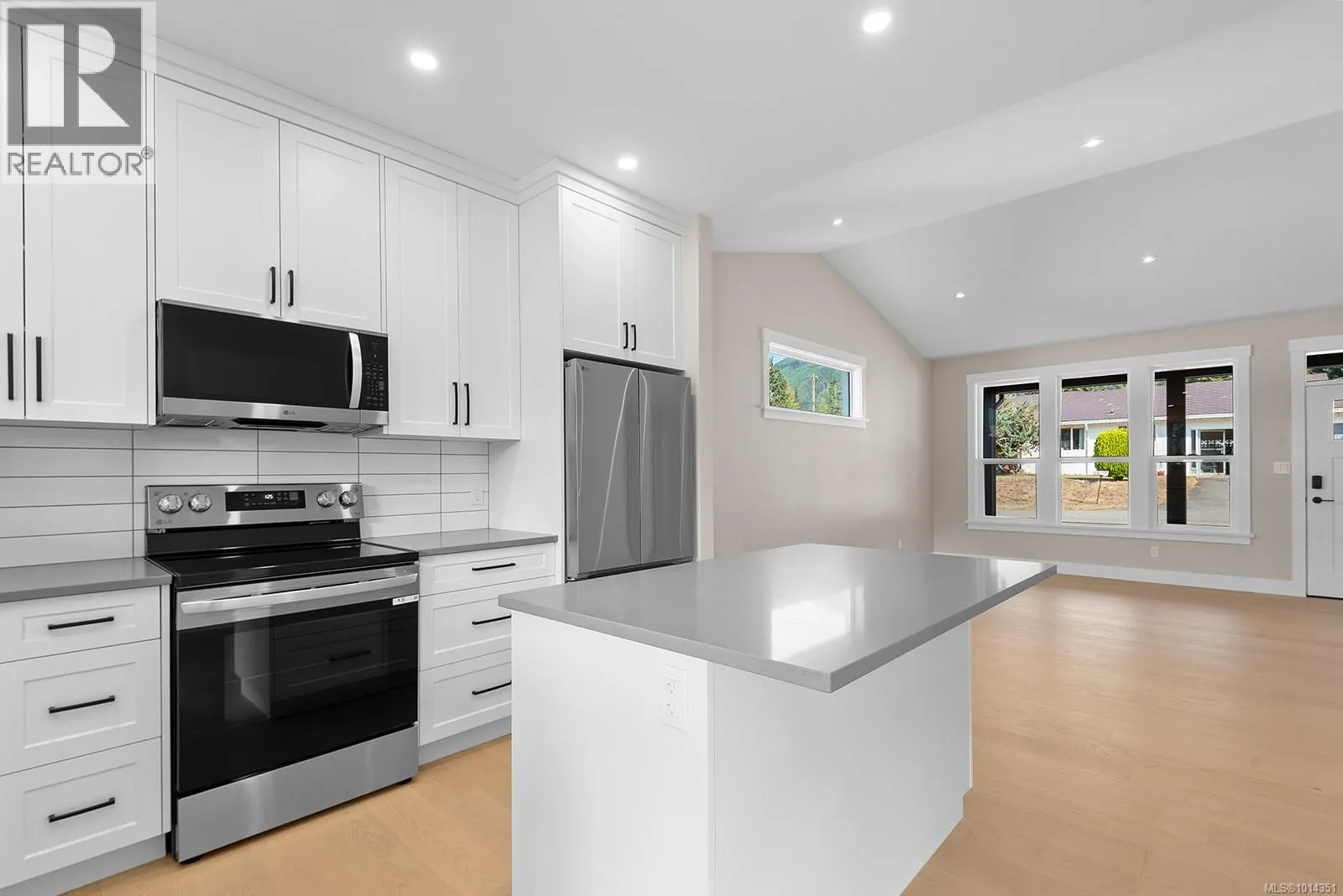 212 Oak Lane