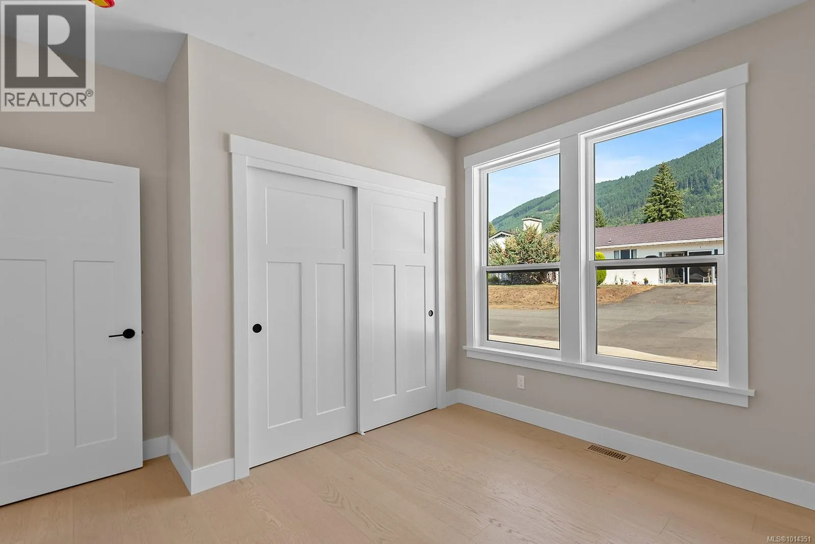 212 Oak Lane