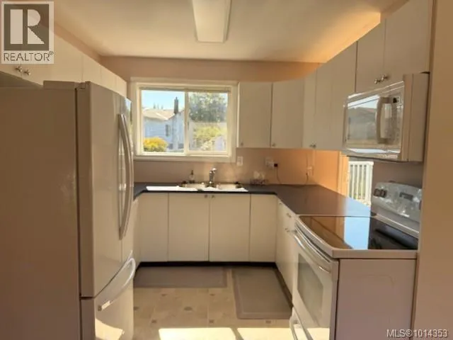 7370 Thunderbird Way