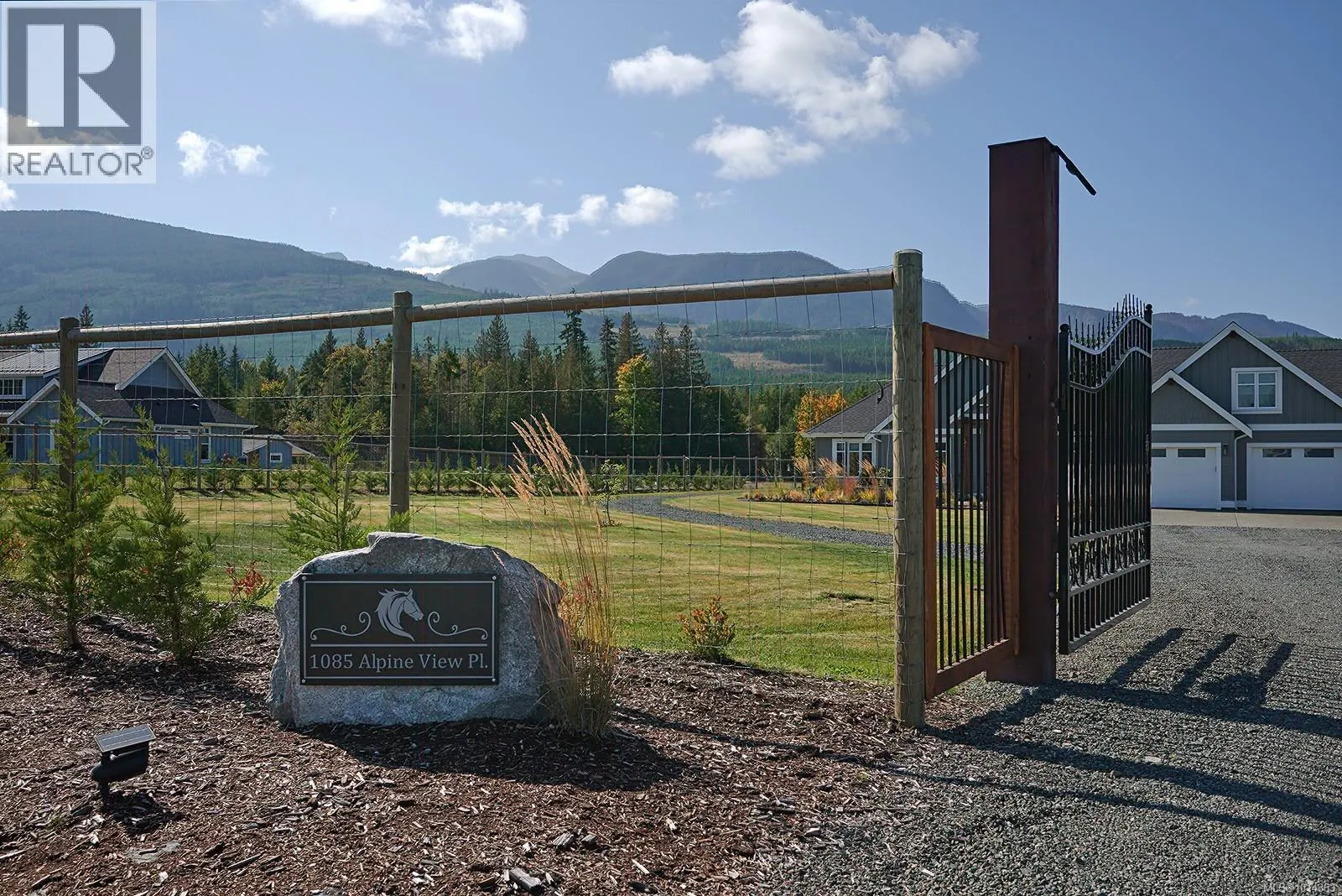 1085 Alpine View Pl