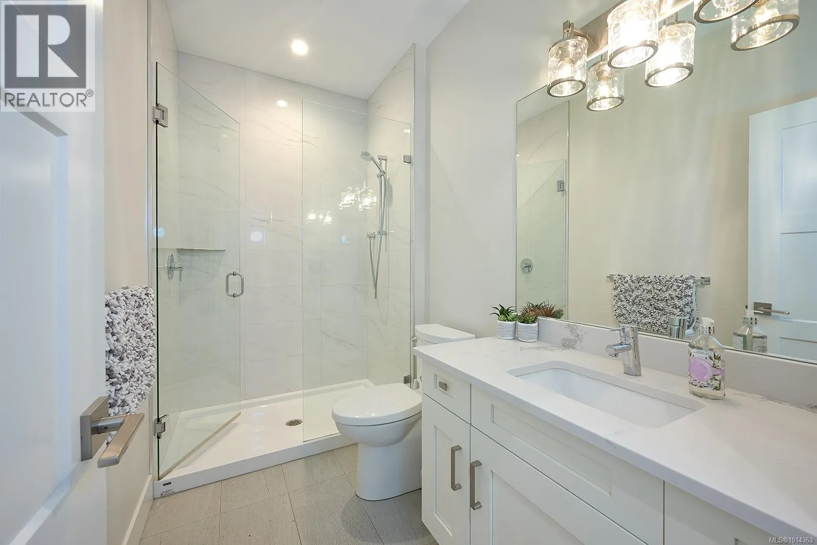 1085 Alpine View Pl