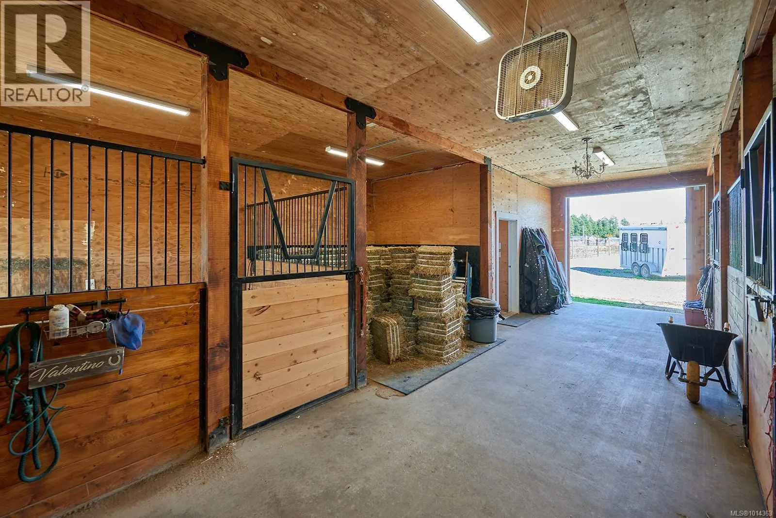 1085 Alpine View Pl