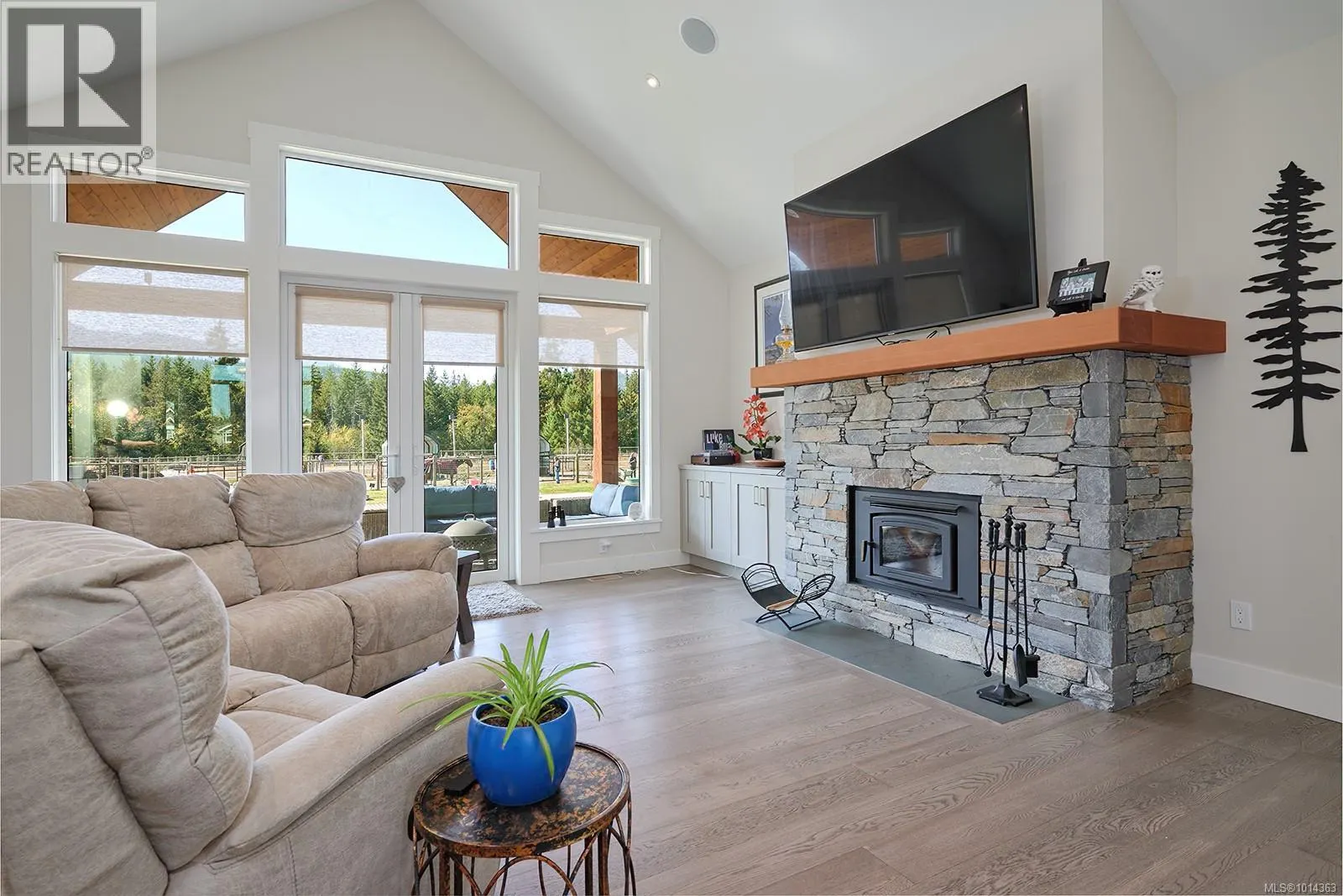 1085 Alpine View Pl
