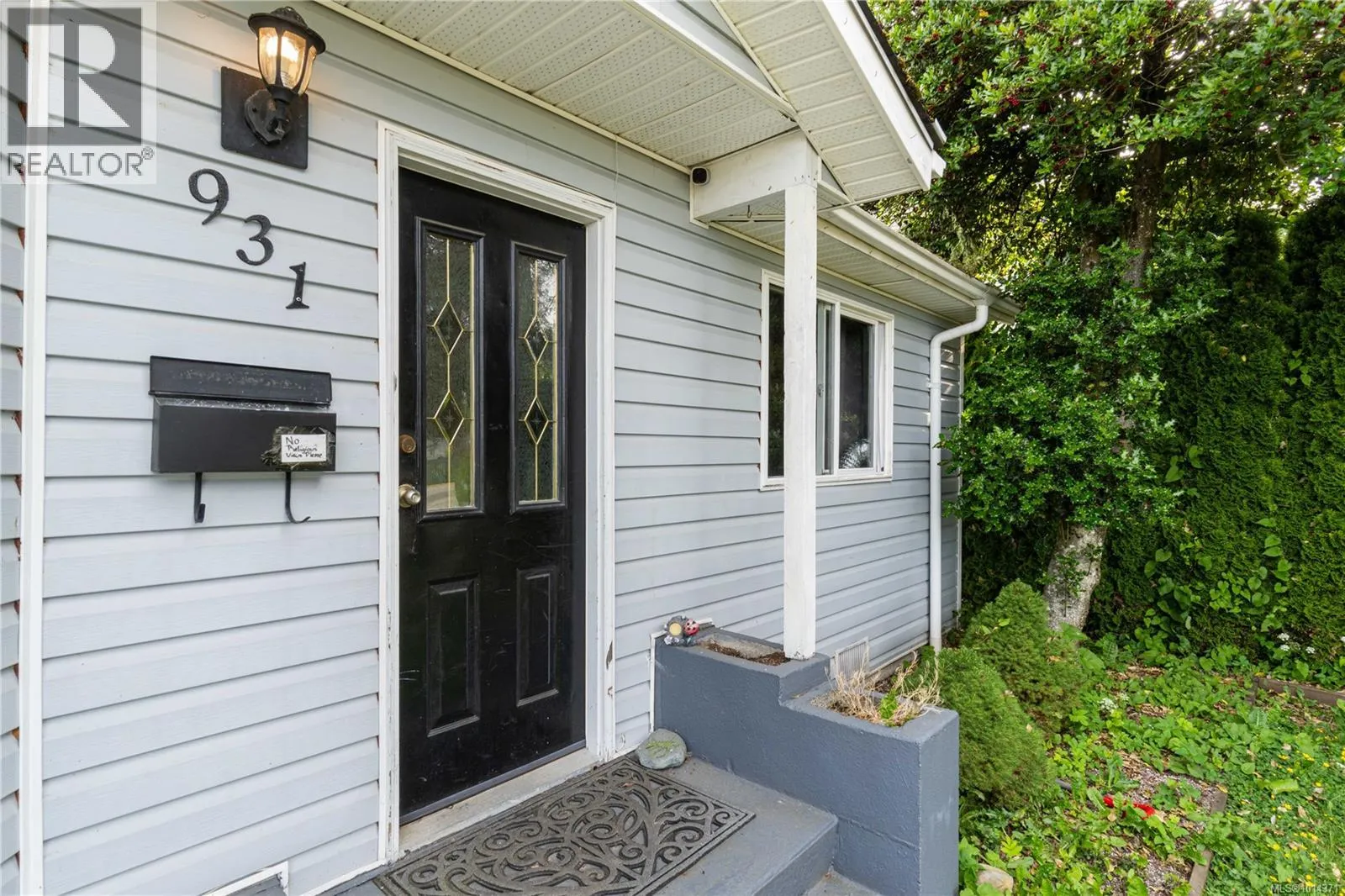 931 Dufferin St