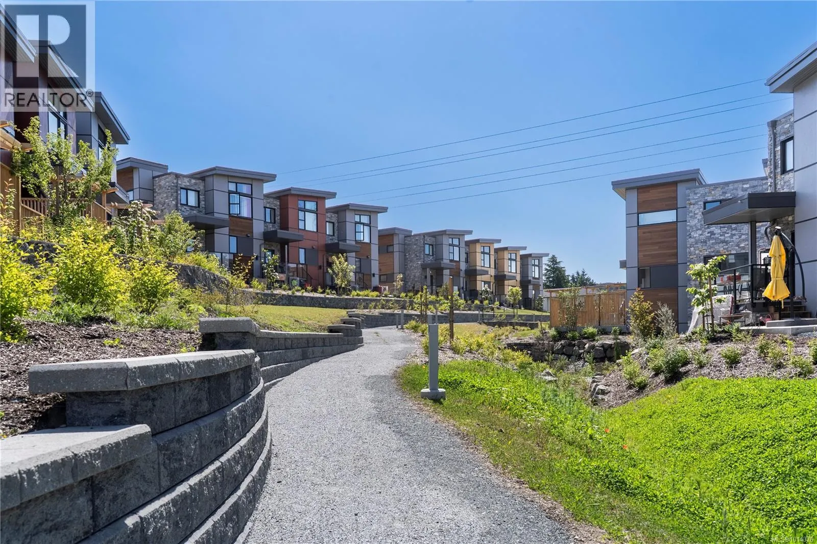 11 4253 Dieppe Rd