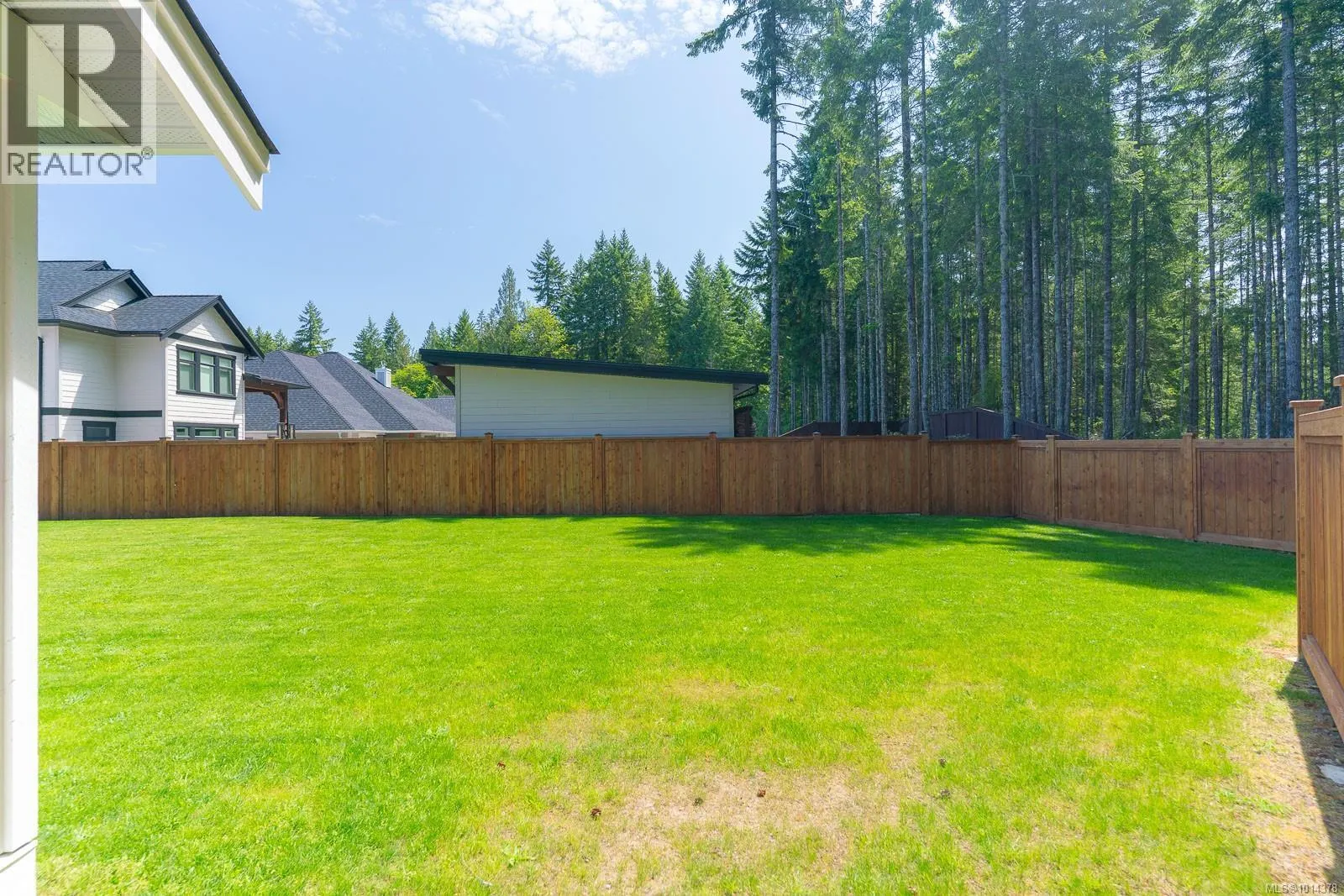 3176 Arbutus Dr