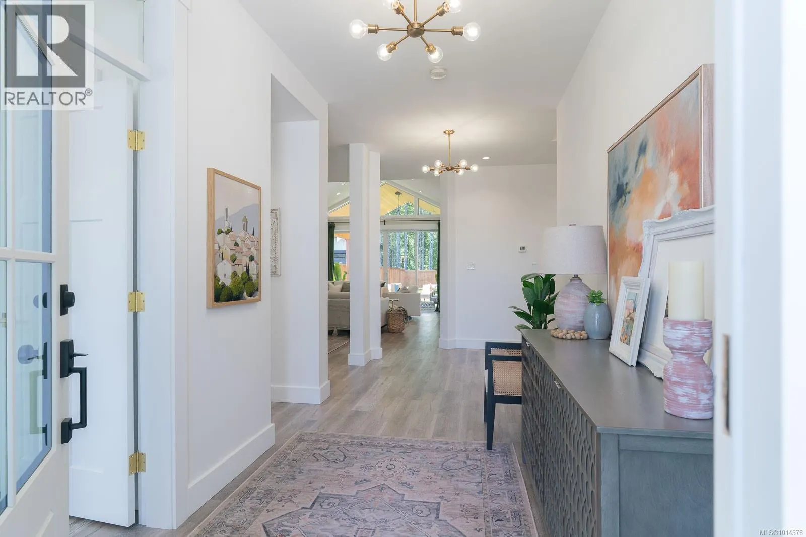 3176 Arbutus Dr