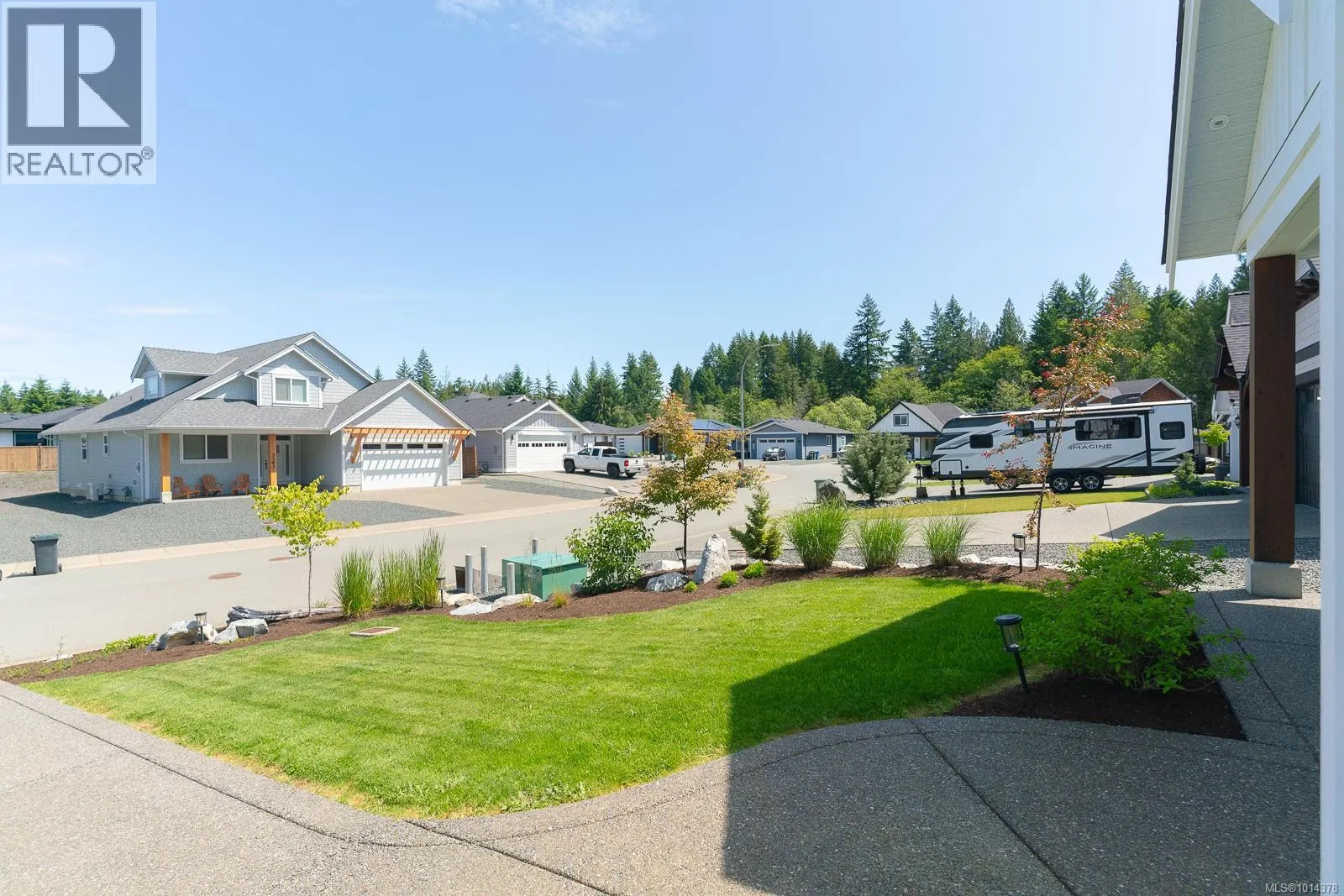 3176 Arbutus Dr
