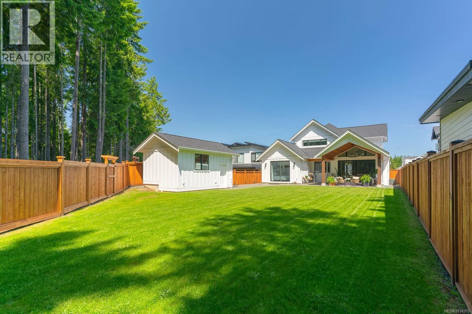 3176 Arbutus Dr