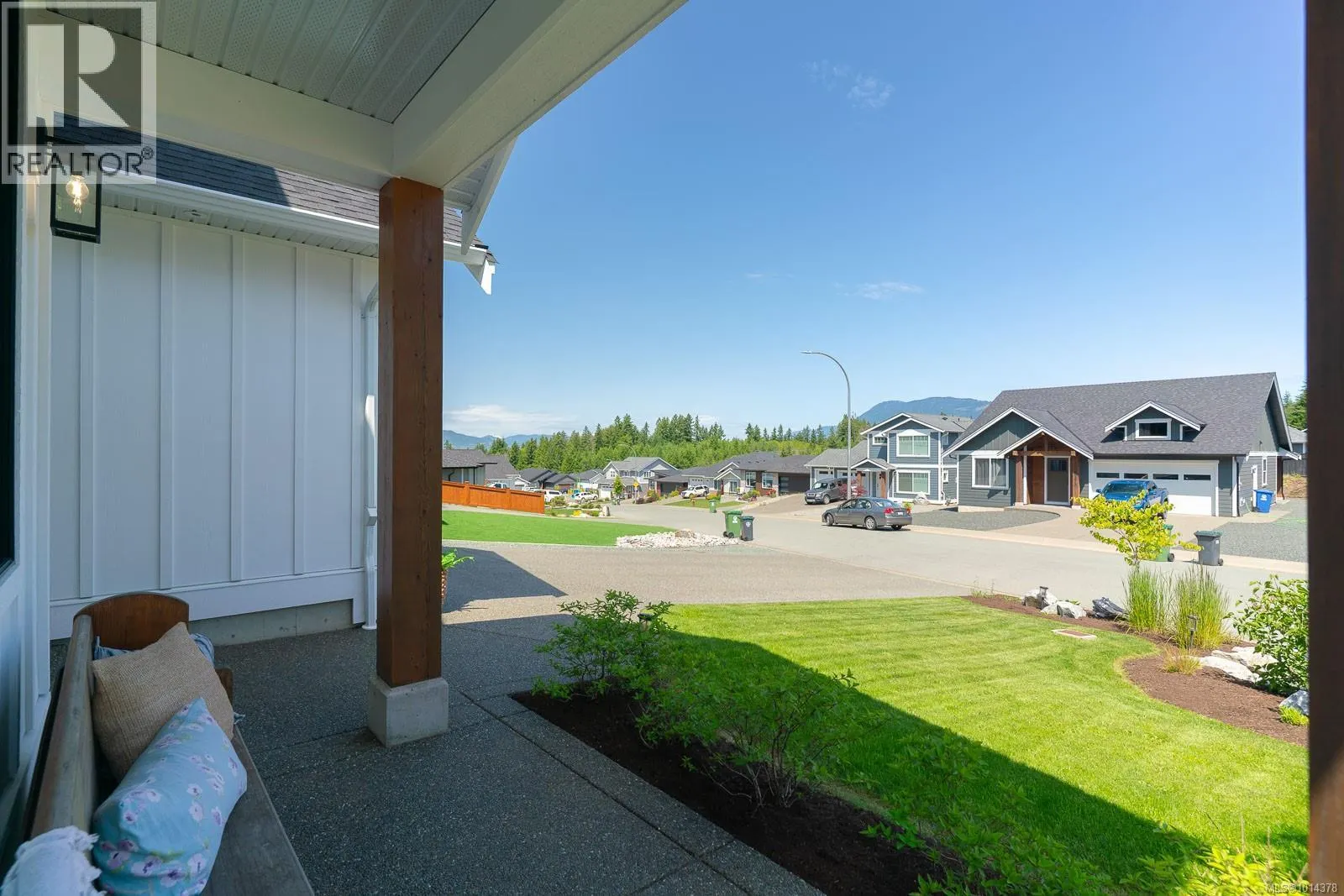 3176 Arbutus Dr