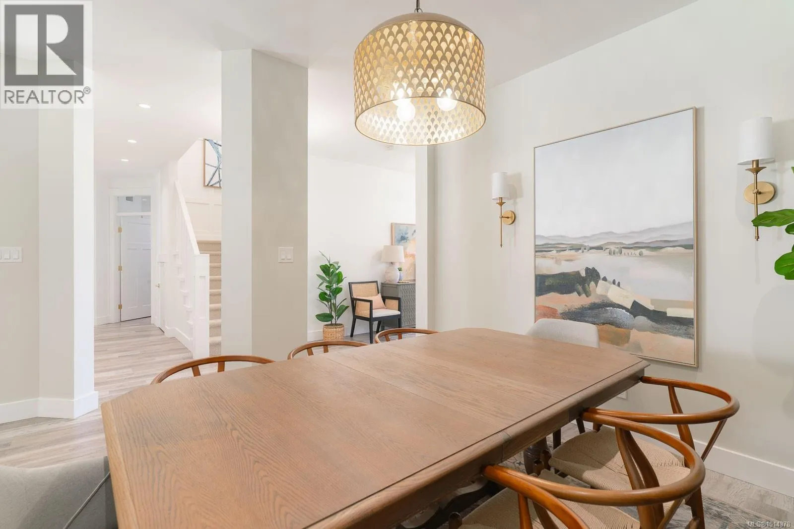 3176 Arbutus Dr
