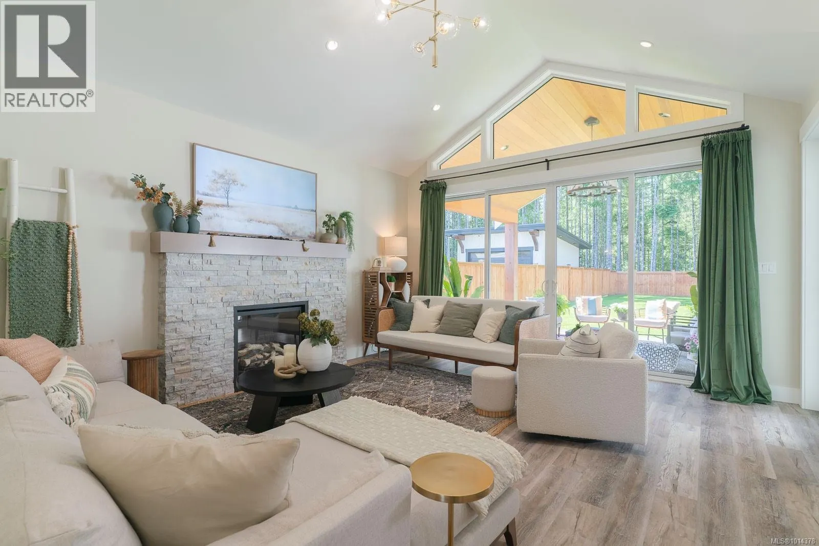 3176 Arbutus Dr