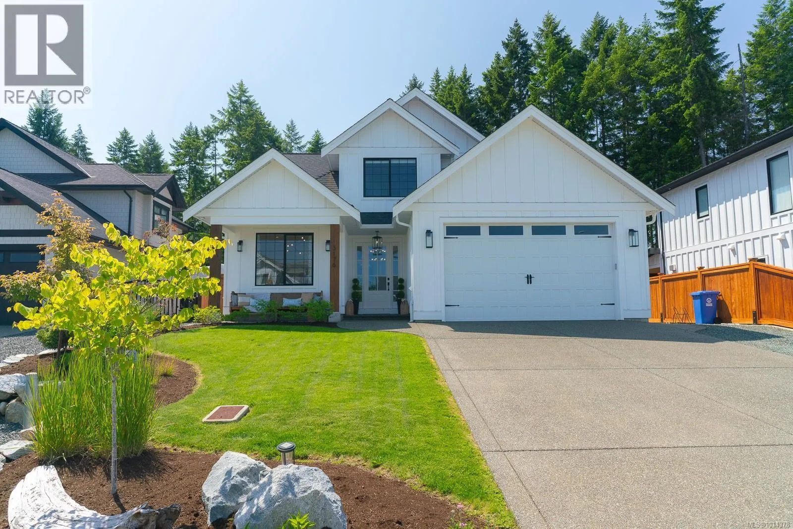 3176 Arbutus Dr
