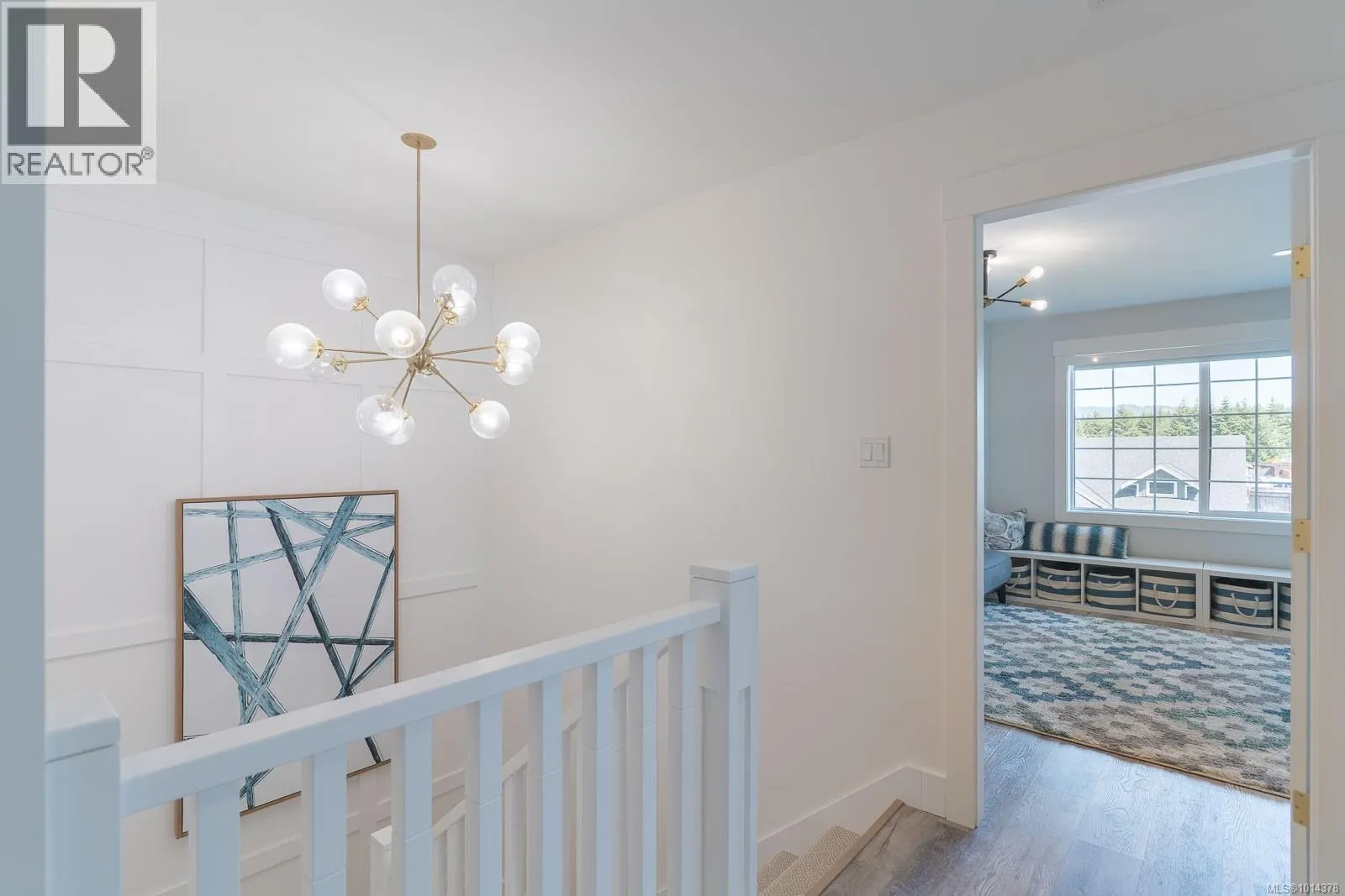 3176 Arbutus Dr