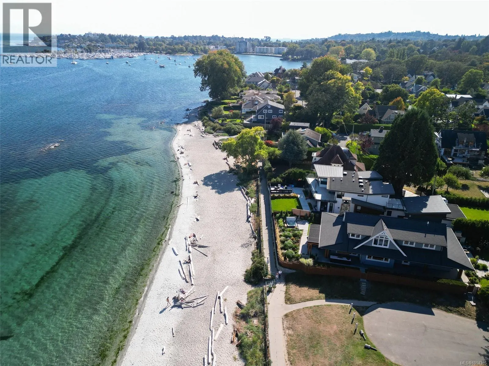 2072 Esplanade